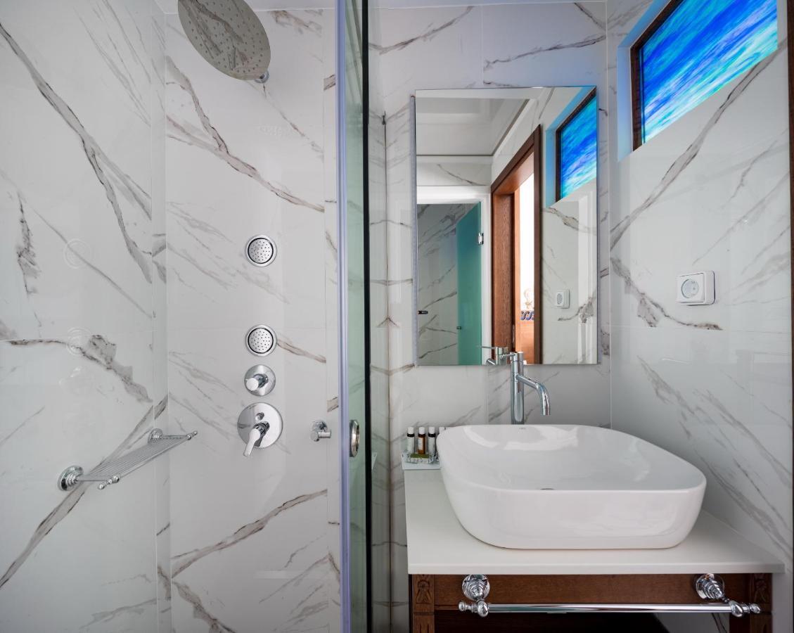 Vener Luxury Suites Hriszí Aktí Haniá Kültér fotó